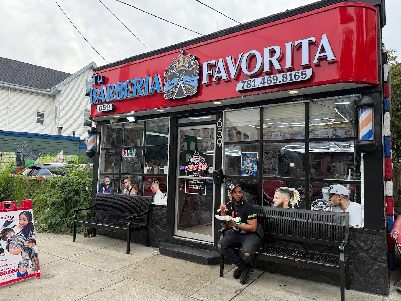Fachada de Tu Barbería Favorita en 659 Western Ave, Lynn